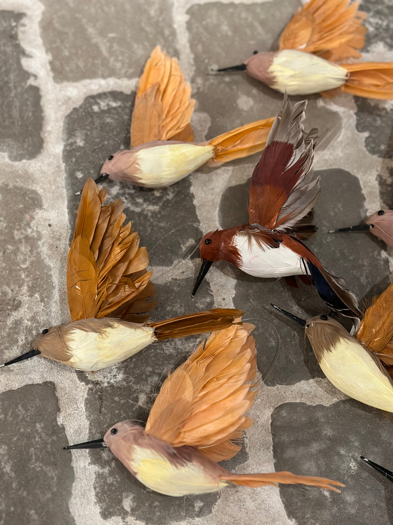 Kersthangertje vogel in herfstkleuren