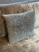 Zandkleurig kussen met zilveren details - Cornelis Dark Sand CLAUDI - 45x45 cm