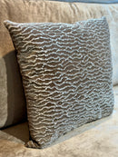 Zandkleurig kussen met zilveren details - Cornelis Dark Sand CLAUDI - 45x45 cm