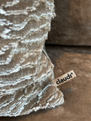 Zandkleurig kussen met zilveren details - Cornelis Dark Sand CLAUDI - 45x45 cm