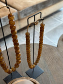 Bruine kralenketting op standaard - 45 cm