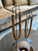 Bruine kralenketting op standaard - 52 cm