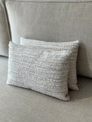Kussen in beige-wit gemêleerde stof - Clarissa EXCLUSIVE Sand CLAUDI - 30x45 cm