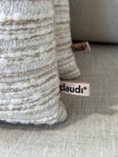 Kussen in beige-wit gemêleerde stof - Clarissa EXCLUSIVE Sand CLAUDI - 30x45 cm