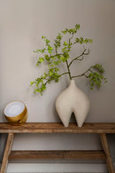 Vaas Momo in off-white kleur - 28x14x37 cm