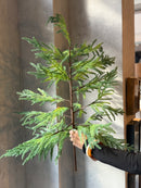 Kunst kerstboompje Norfolk met donkergroene takken – 90 cm