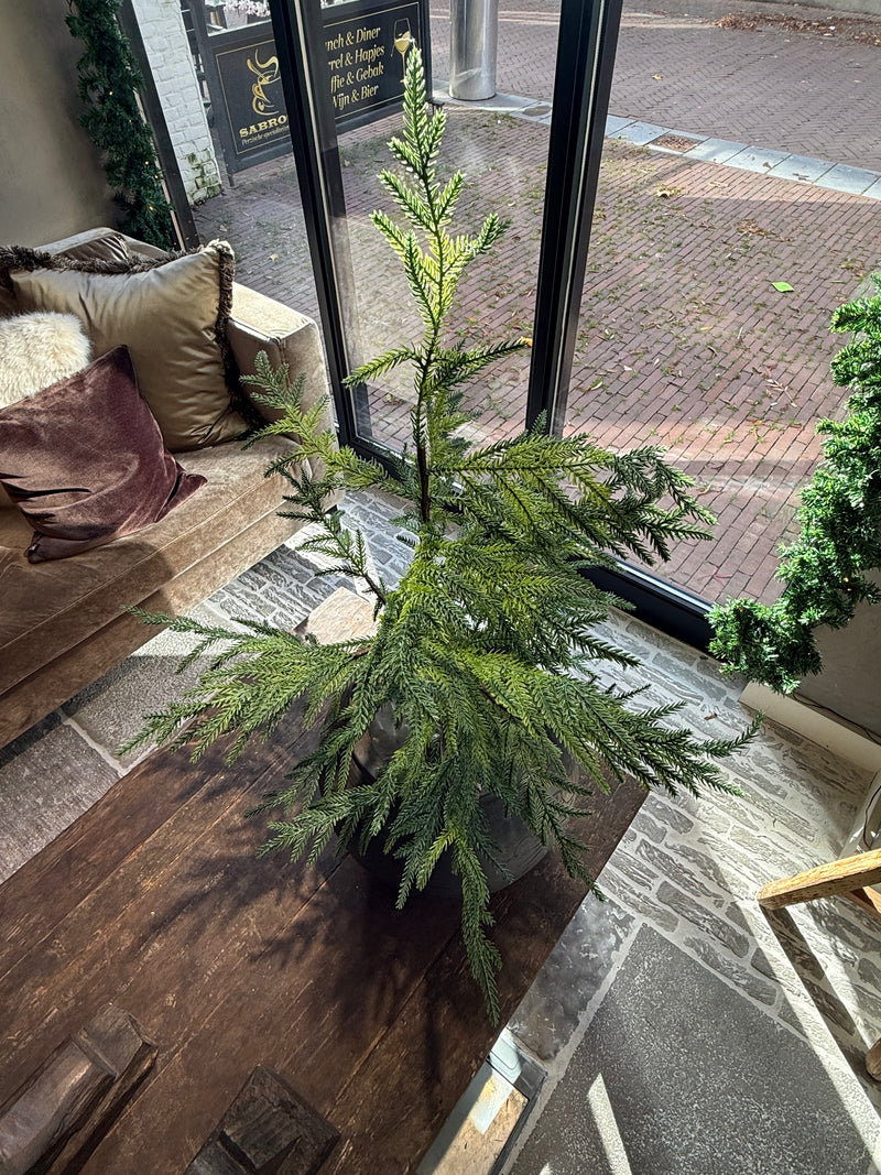 Kunst kerstboompje Norfolk met donkergroene takken – 90 cm