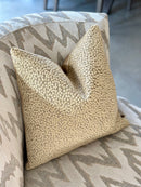 Kussen met goudgroenige stipjes - 45x45 cm - Amy Gold