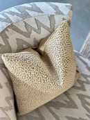 Kussen met goudgroenige stipjes - 45x45 cm - Amy Gold