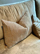 Kussen van karamelkleurige stof met witte patronen - 40x60 cm - Holly Light Brown