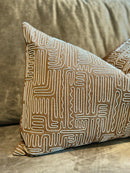Kussen van karamelkleurige stof met witte patronen - 40x60 cm - Holly Light Brown