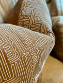 Kussen van karamelkleurige stof met witte patronen - 40x60 cm - Holly Light Brown