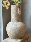 Lichtgrijze bolvaas met korreltjes - Cornas - D26 x H40 cm