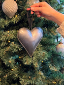 Metalen kersthanger hart antraciet grijs - B16 x H17 cm