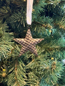 Metalen kersthanger sterretje met wafelpatroon - 8 cm