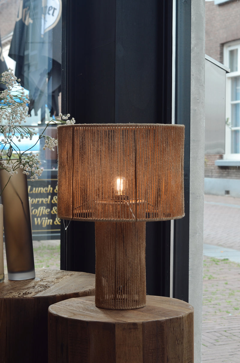 Tafellamp van fijngeweven touw – H50 × D30 cm
