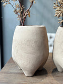 Vaas Taurasi op pootjes – light brown – Ø 23 × H 29,5 cm