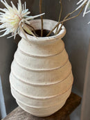 Witte terracotta vaas met ribbels - D30 x H44 cm
