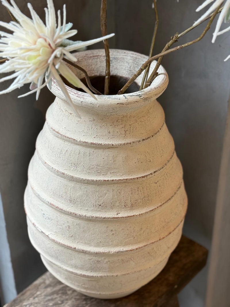 Witte terracotta vaas met ribbels - D30 x H44 cm