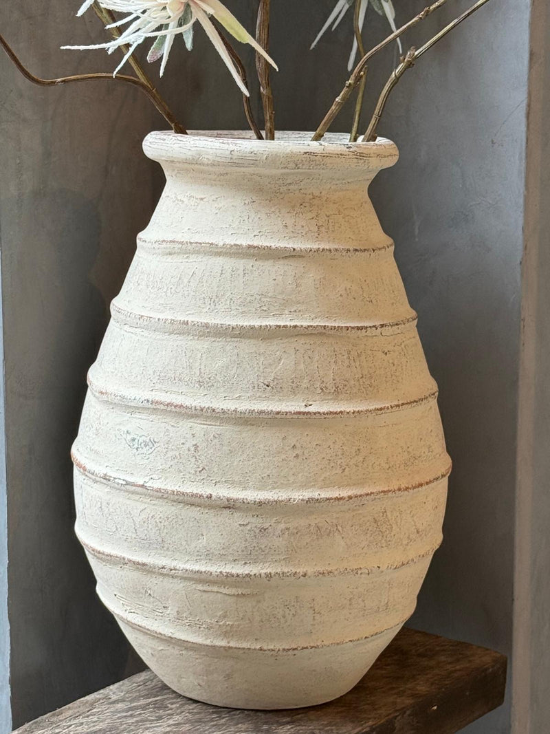 Witte terracotta vaas met ribbels - D30 x H44 cm