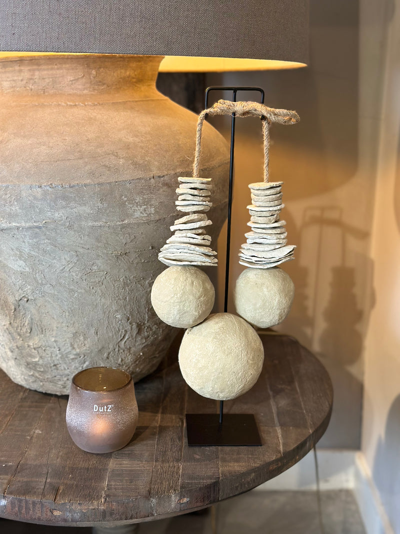 XL Kralenketting met schijfjes van katoen maché - L20 x B10 x H52 cm