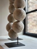 XXL Kralenketting van katoen maché - L20 x B10 x H67 cm