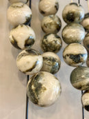 XXL kralenketting met groene marmeren kralen - H67 x B20 cm