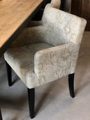 Eetkamerstoel Hill in grijsgroene handgeborduurde Italiaanse stof