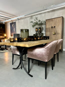 Eettafel Marijn van eikenhout met metalen onderstel