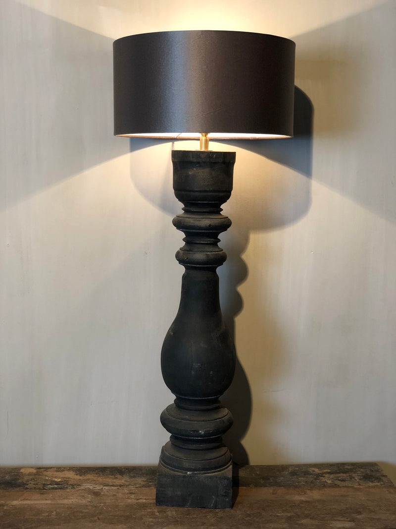 Balusterlamp van vergrijsd hout - H60 x D13 cm