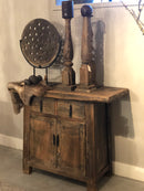 Authentiek kastje met twee deuren en twee lades