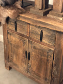 Authentiek kastje met twee deuren en twee lades