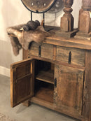 Authentiek kastje met twee deuren en twee lades