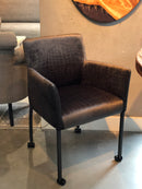 Eetkamerstoel Randy in antracietgrijze velours krokoprint met parketwielen