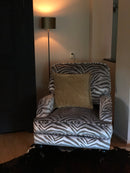 Fauteuil Bouquet in een groengrijze velours zebra stof