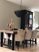 Eettafel Bas met stalen U-poot en grote schroeven