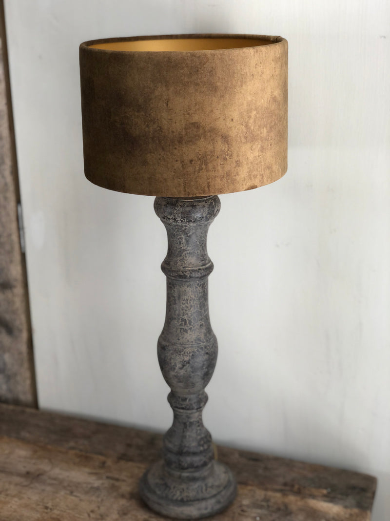 Tafellamp Nora - Vergrijsd hout - Inclusief velours gouden kap