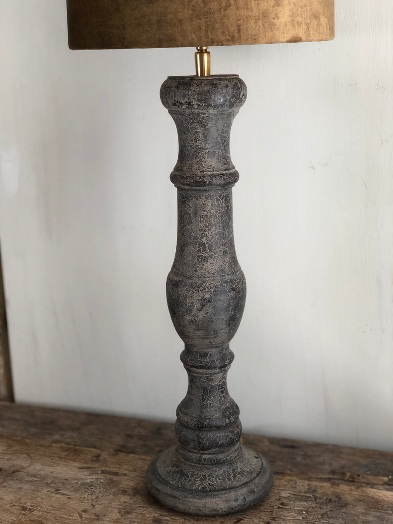 Tafellamp Nora - Vergrijsd hout - Inclusief velours gouden kap