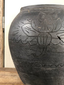 Antieke zwarte pot met snijwerk - 37x33 cm