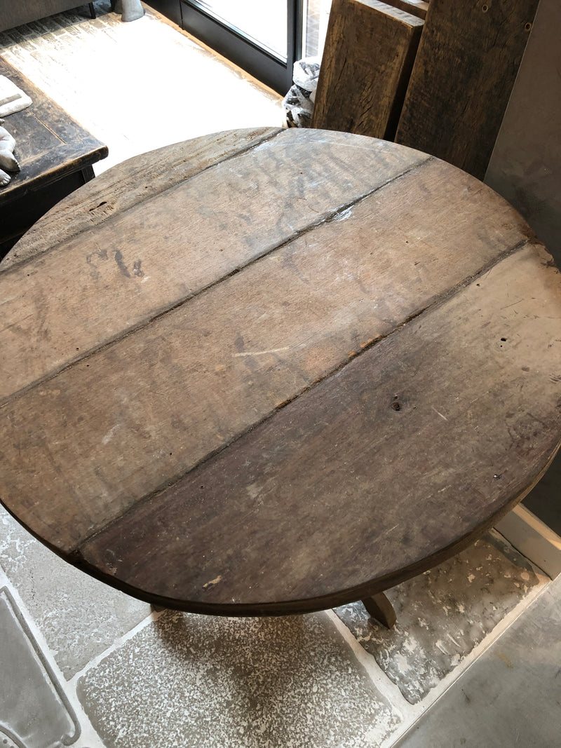 Wijntafel van oud vergrijsd hout - 70 cm doorsnede