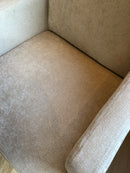 Eetkamerstoel Finn in een ecrukleurige stof met patroon