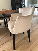 Eetkamerstoel Soho in kakikleurige velours stof