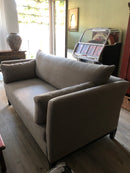 Bank Charlie in een leemkleurige linnen-katoen stof - 2,5 zits