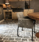 Eetkamerstoel Randy in grijs gemêleerde stof met wieltjes