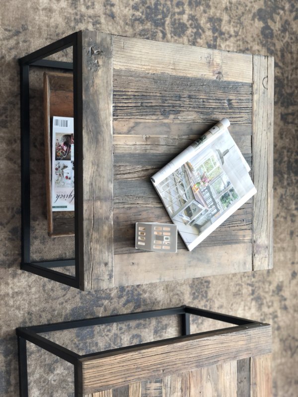 Salontafel met houten blad en zwart stalen frame - 60x60 cm